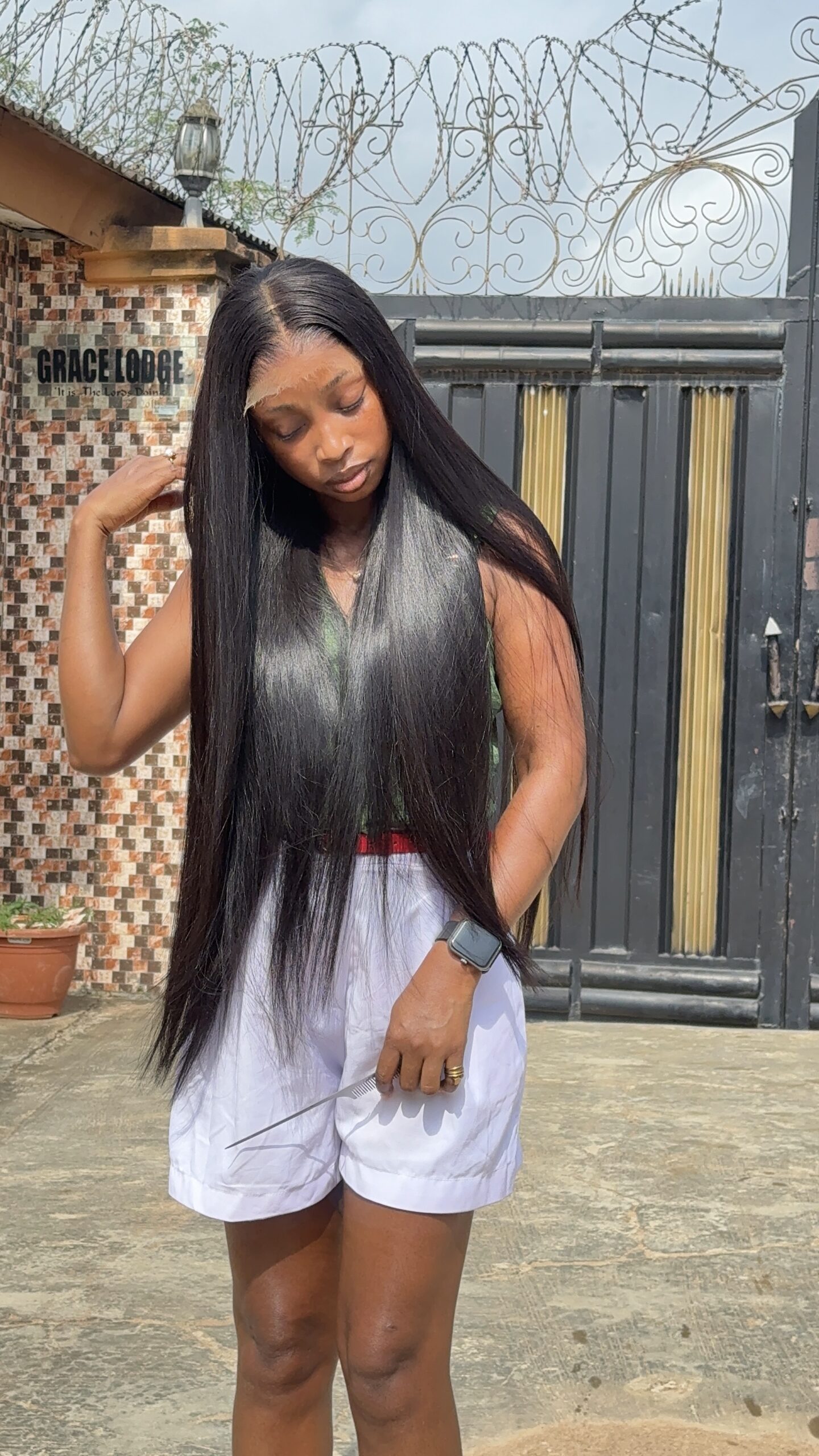 Virgin Straight Unit– 30” | Natural black | 300g| 5*5 HD Closure - Image 3