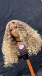 Raw Blonde Wavy Unit– 26” | 300g | 6×6 HD Closure - Image 4