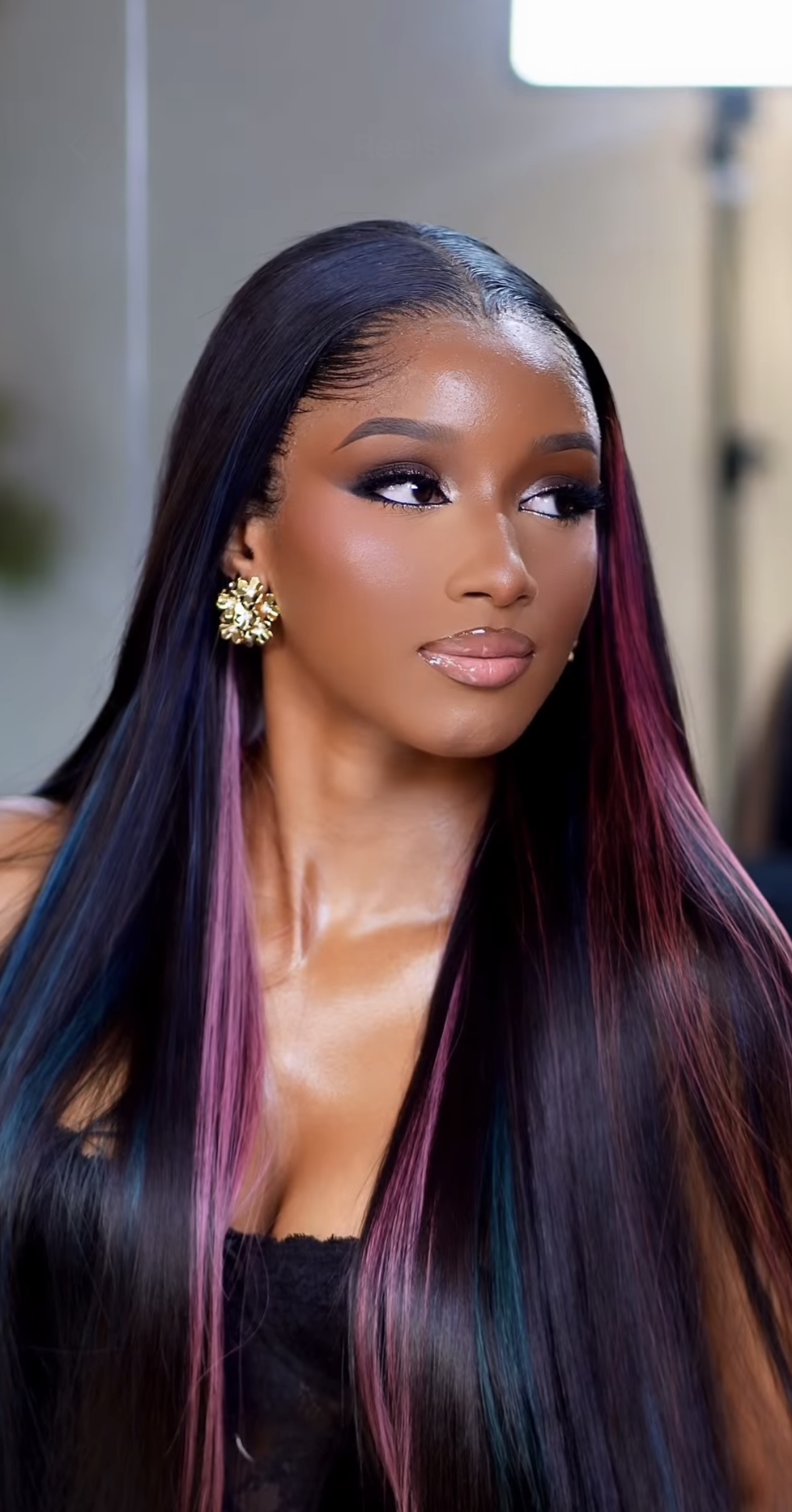 Screenshot Raw Natural Straight With colored highlight Wig – 32” | 300g | 13×6 HD Frontal - Image 1