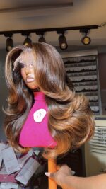Donor Wavy Layered Units– 18” | 300g | 5×5 Closure( Custom colors) - Image 4