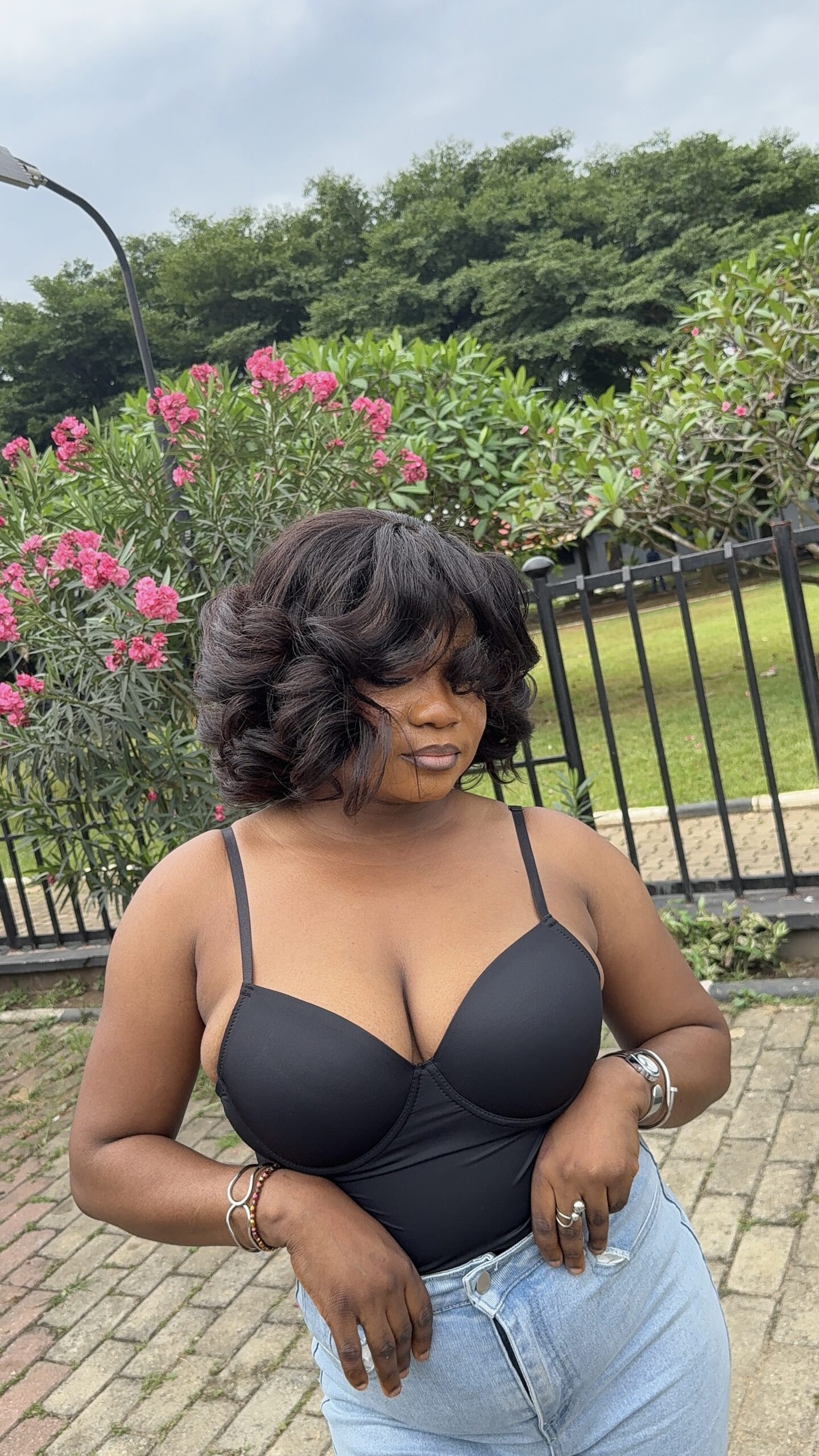 Virgin Bounce Wig – 10” | 250g | 5×5 HD Closure - Image 3