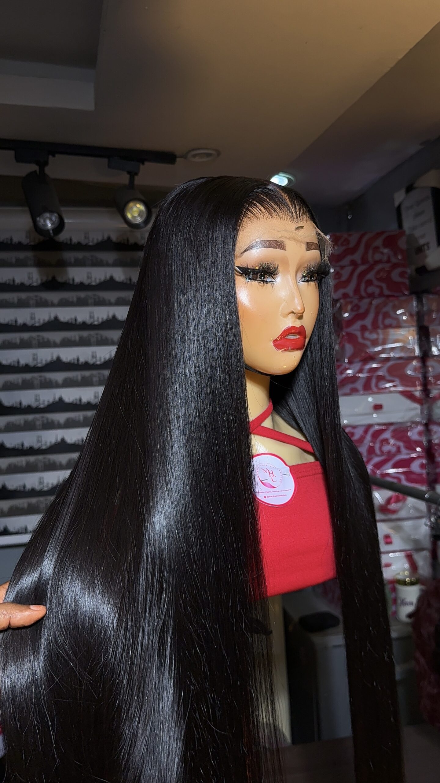 Virgin Straight Unit– 30” | Natural black | 300g| 5*5 HD Closure - Image 8